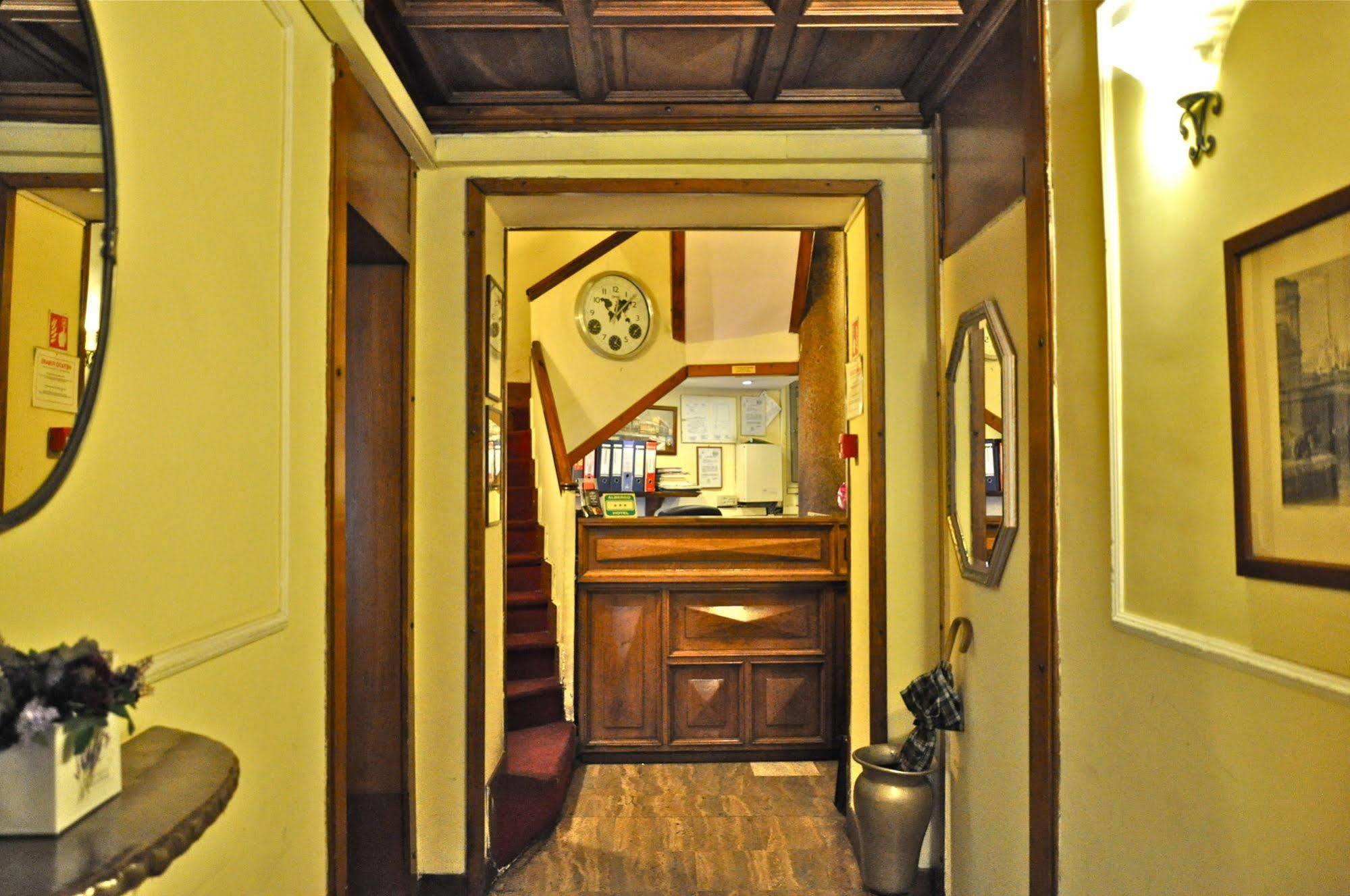Hotel Vecchia Milano Milão Exterior foto